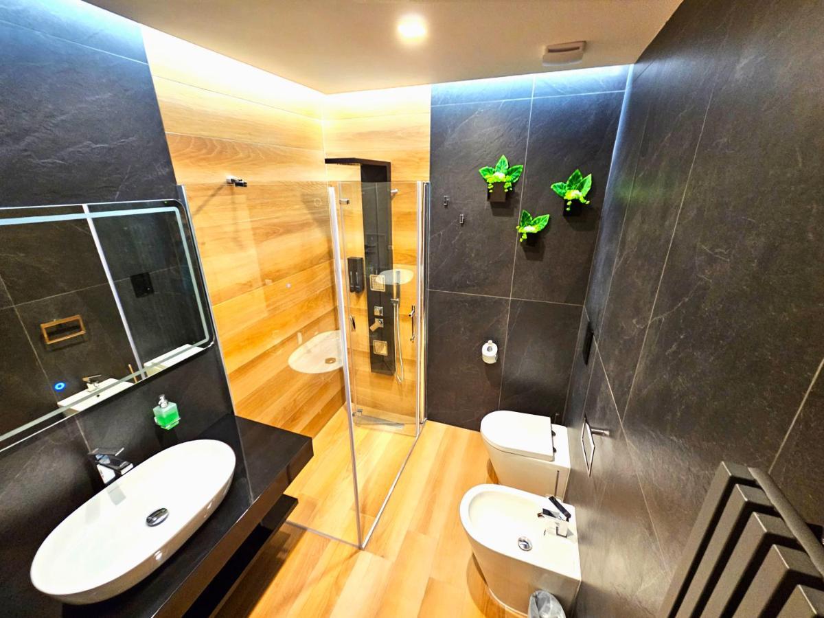 Trilogy Prestige - Central Premium Suites Lecce Exterior foto